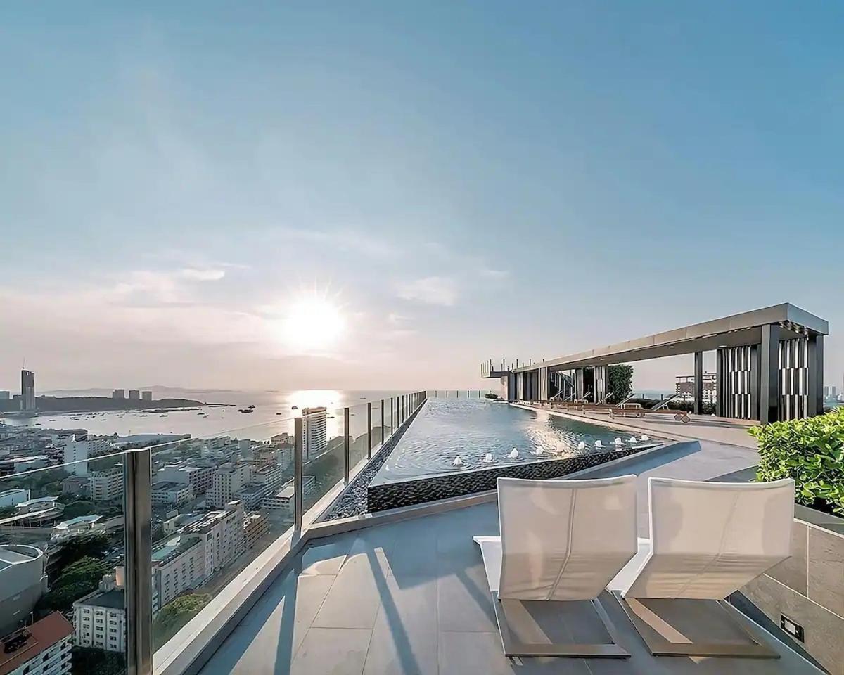 Central Pattaya Fully Equipped Condo Next To Beach Exterior foto
